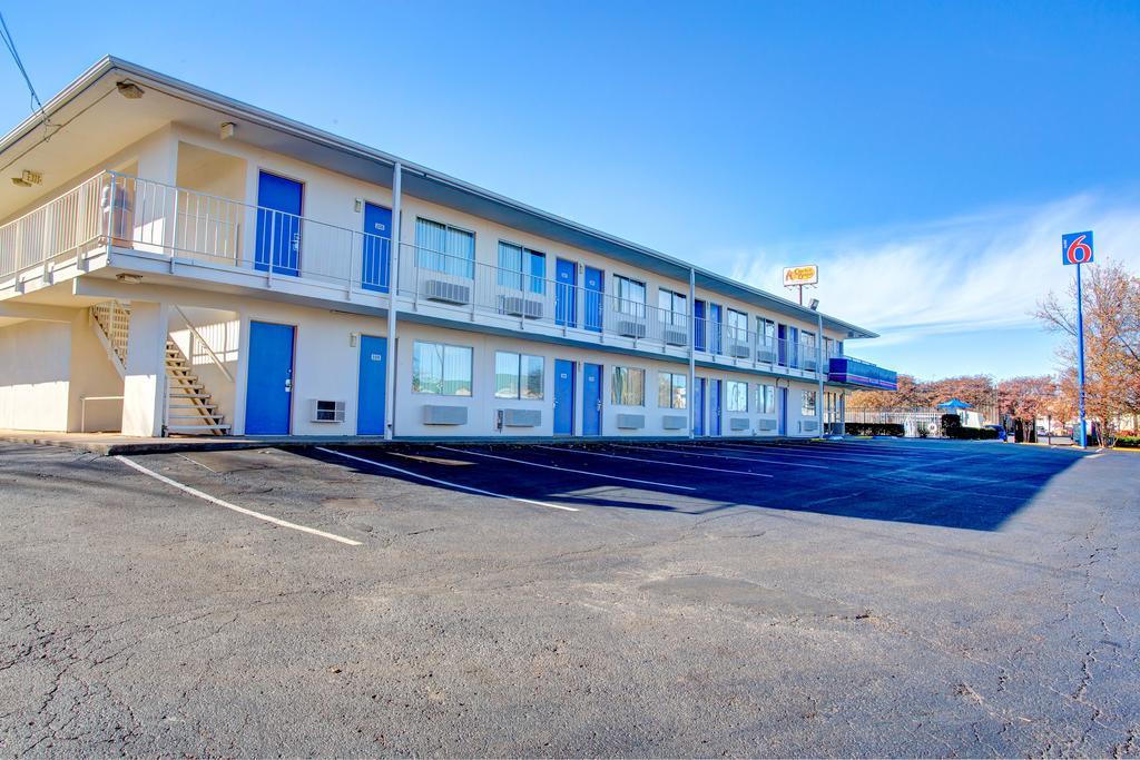 Hotel 6-murfreesboro, Tn 2*